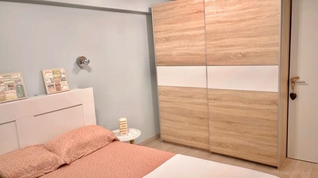 2 soveværelse Lejlighed til leje i Santander - € 800 (Ref: 9590835)