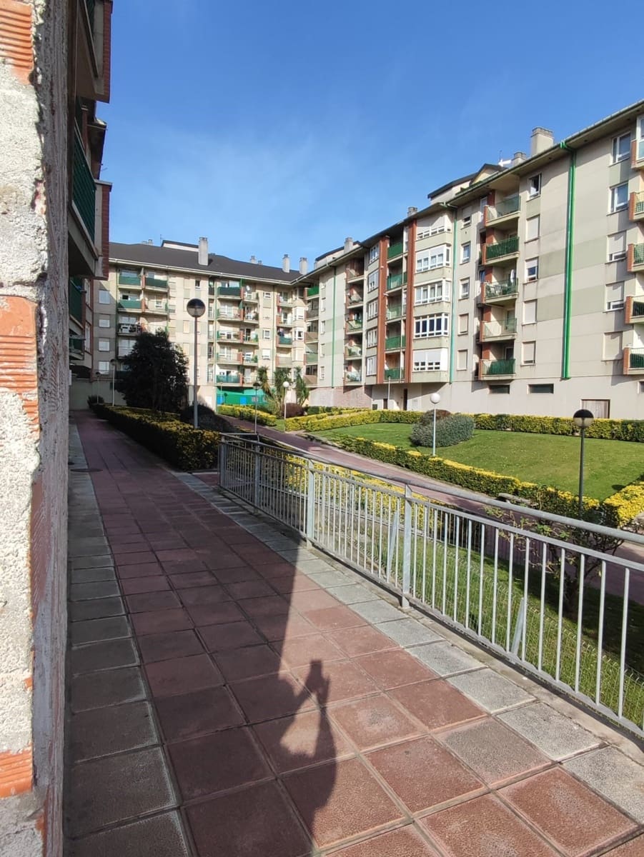 Gewerbe zu verkaufen in Santander - 198.000 € (Ref: 9637226)