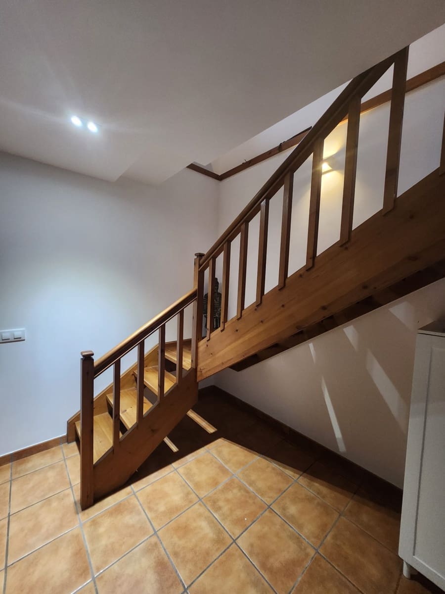 3 bedroom Villa for sale in Corvera de Toranzo with garage - € 425,000 (Ref: 9686199)