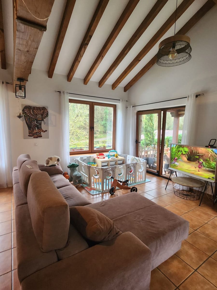 3 bedroom Villa for sale in Corvera de Toranzo with garage - € 425,000 (Ref: 9686199)