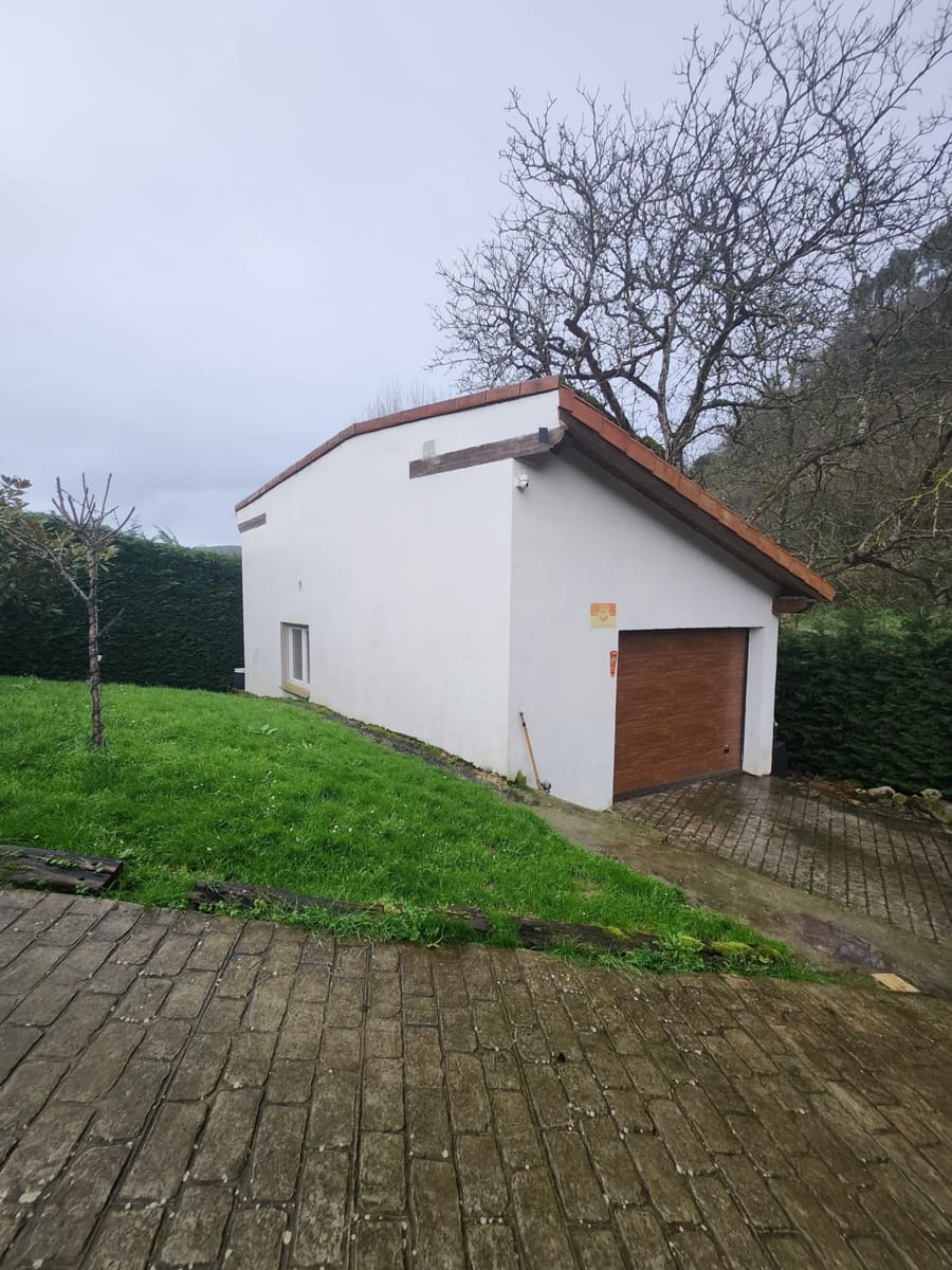 3 bedroom Villa for sale in Corvera de Toranzo with garage - € 425,000 (Ref: 9686199)