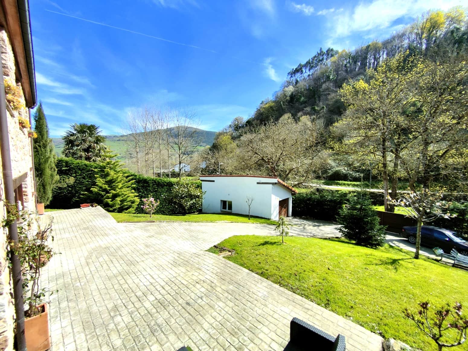 Chalet de 3 habitaciones en Corvera de Toranzo en venta con garaje - 425.000 € (Ref: 9686199)
