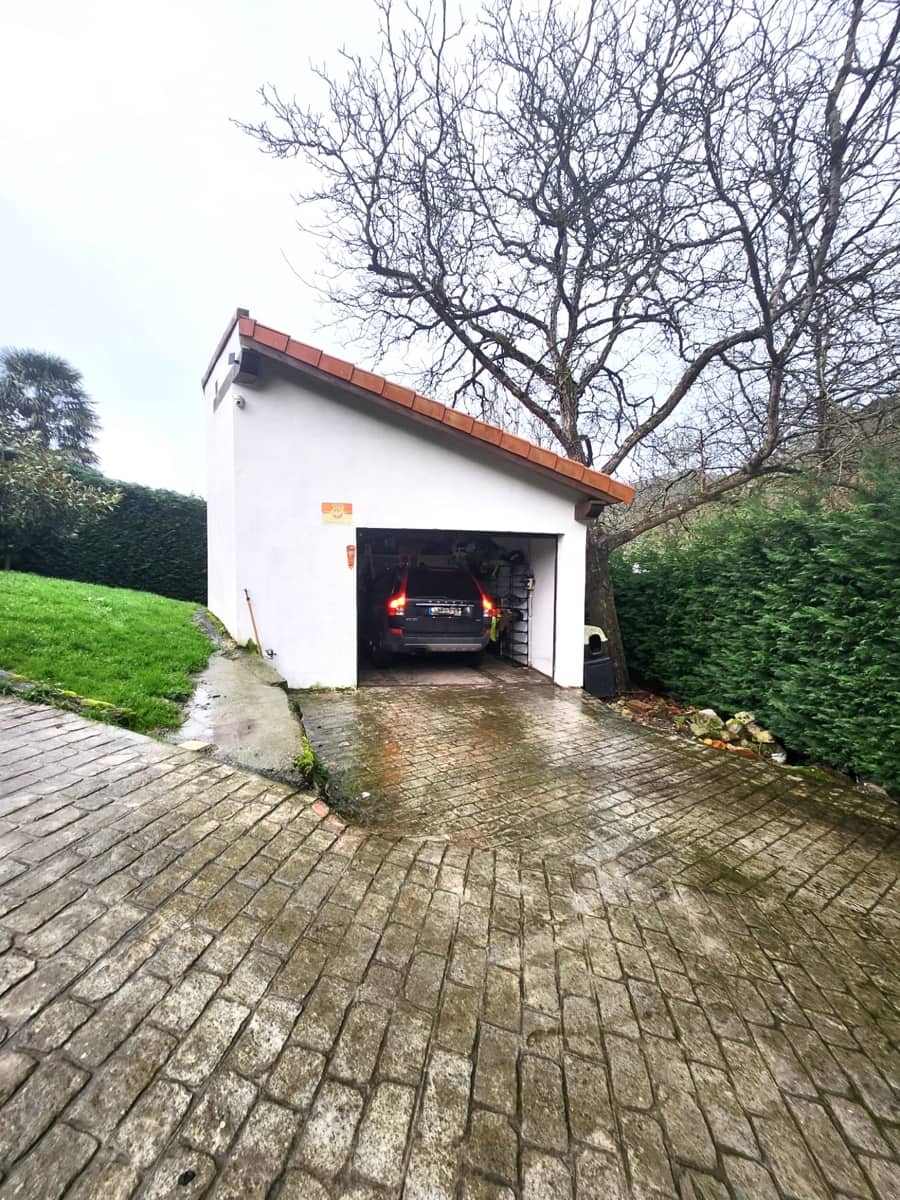 Chalet de 3 habitaciones en Corvera de Toranzo en venta con garaje - 425.000 € (Ref: 9686199)