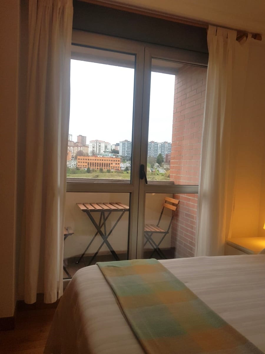 2 slaapkamer Flat te huur in Santander met garage - € 950 (Ref: 9704869)