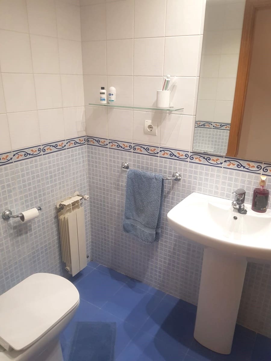 2 slaapkamer Flat te huur in Santander met garage - € 950 (Ref: 9704869)
