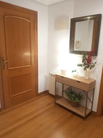 2 sovrum Lägenhet att hyra i Santander med garage - 950 € (Ref: 9704869)