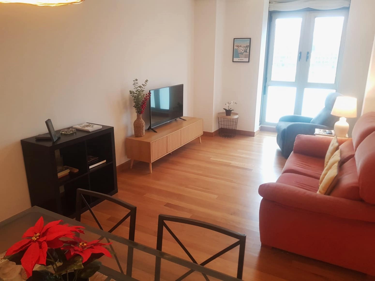 2 slaapkamer Flat te huur in Santander met garage - € 950 (Ref: 9704869)