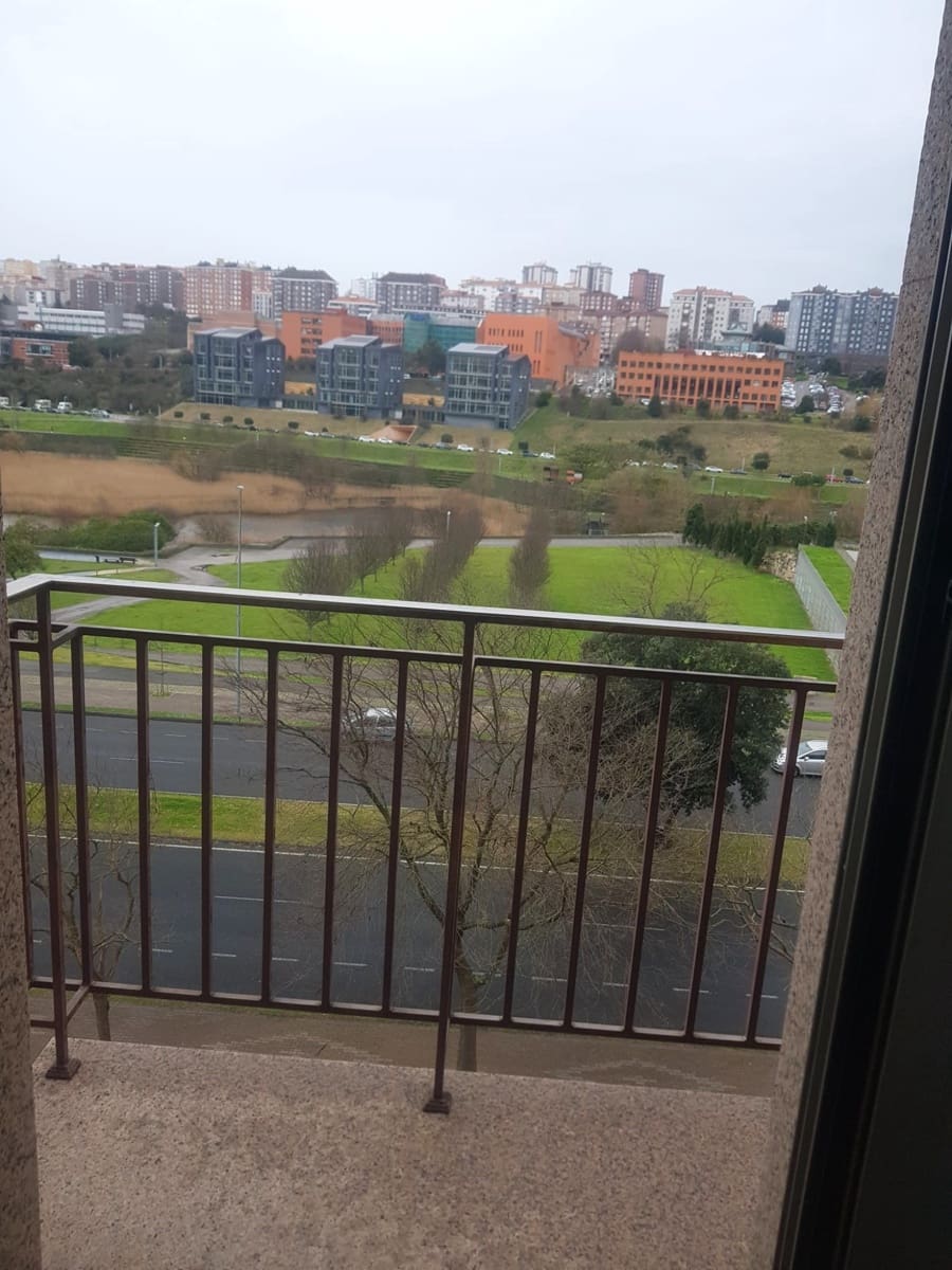 2 slaapkamer Flat te huur in Santander met garage - € 950 (Ref: 9704869)