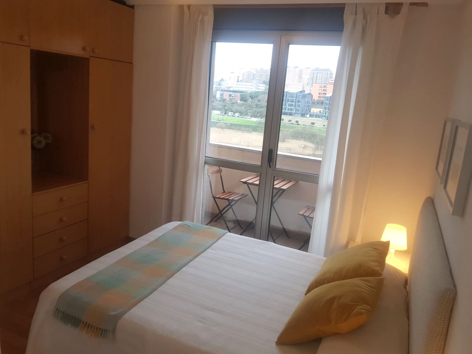 2 slaapkamer Flat te huur in Santander met garage - € 950 (Ref: 9704869)