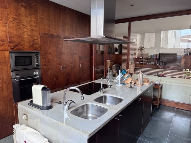 3 sovrum Lägenhet till salu i Santoña med garage - 465 000 € (Ref: 9726449)