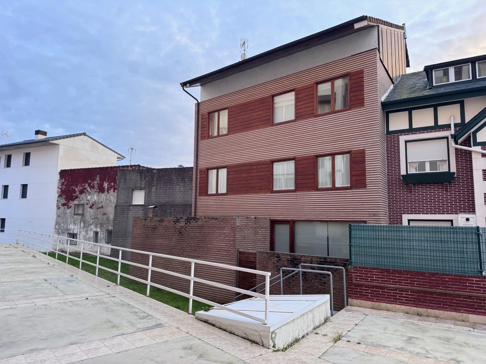 3 bedroom Flat for sale in Santona with garage - € 465,000 (Ref: 9726449)