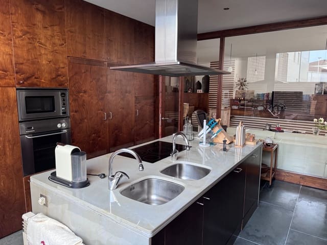 2 sovrum Lägenhet till salu i Santoña med garage - 375 000 € (Ref: 9726450)