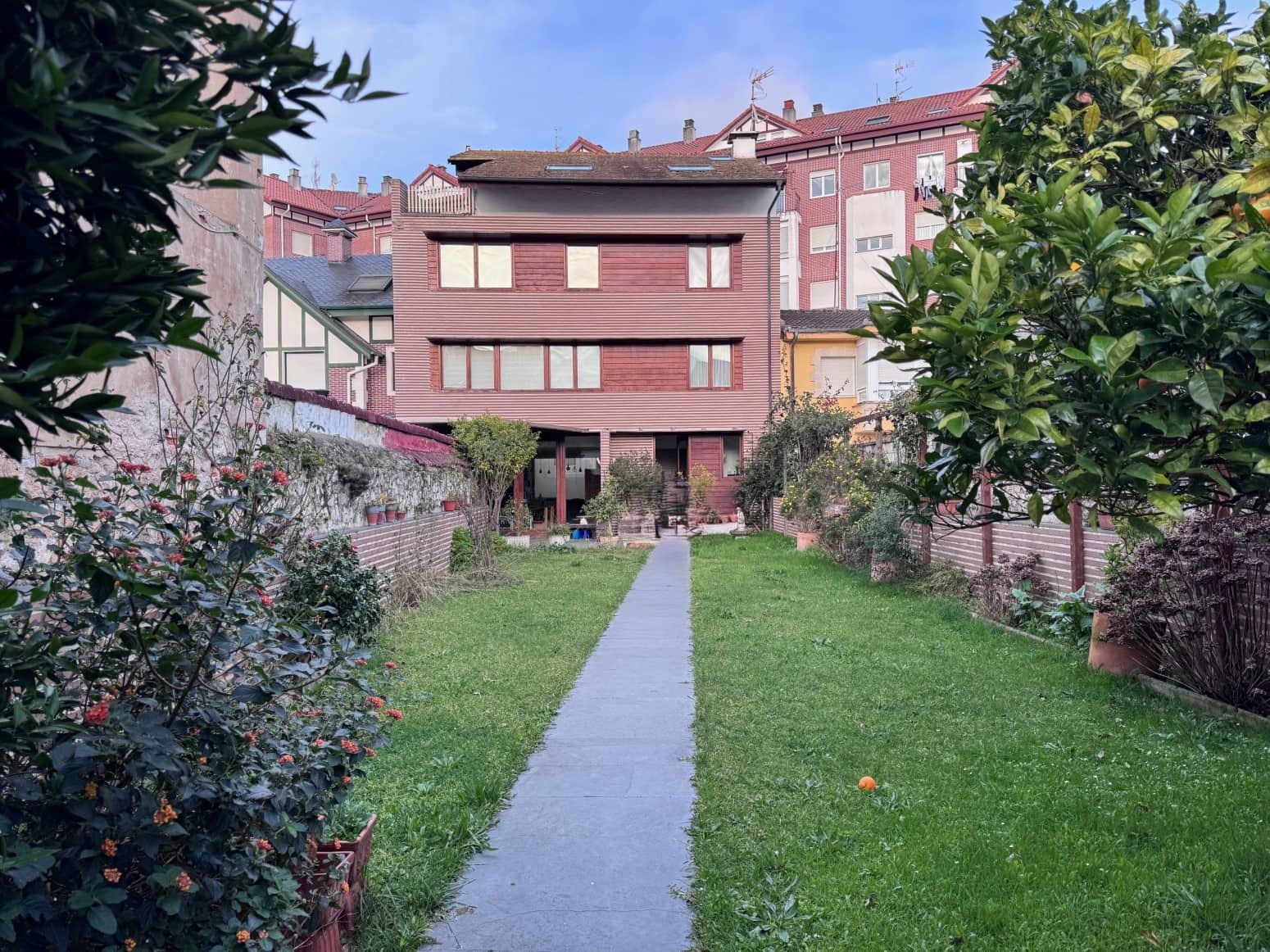 2 bedroom Flat for sale in Santona with garage - € 375,000 (Ref: 9726450)