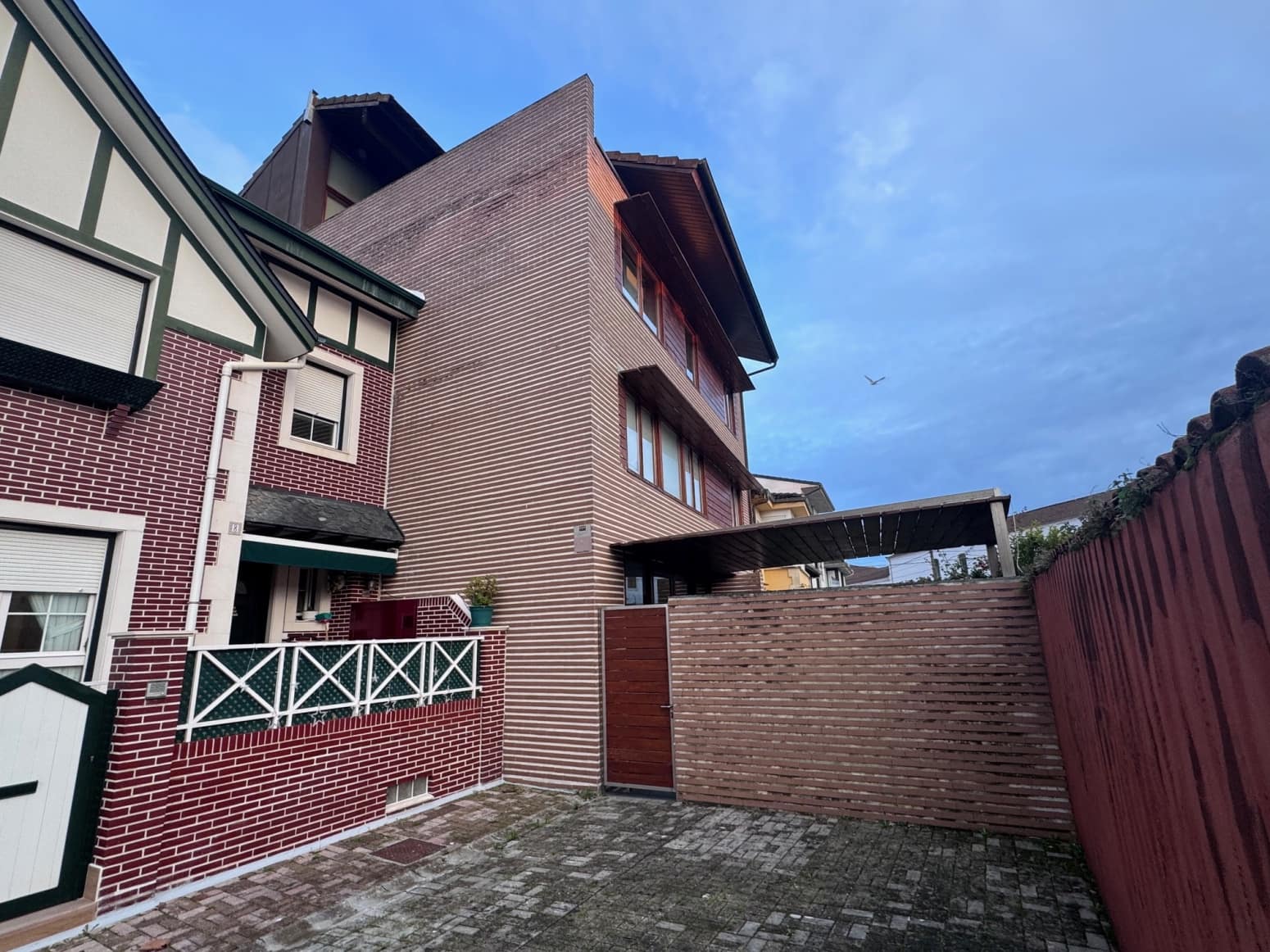 2 bedroom Flat for sale in Santona with garage - € 375,000 (Ref: 9726450)