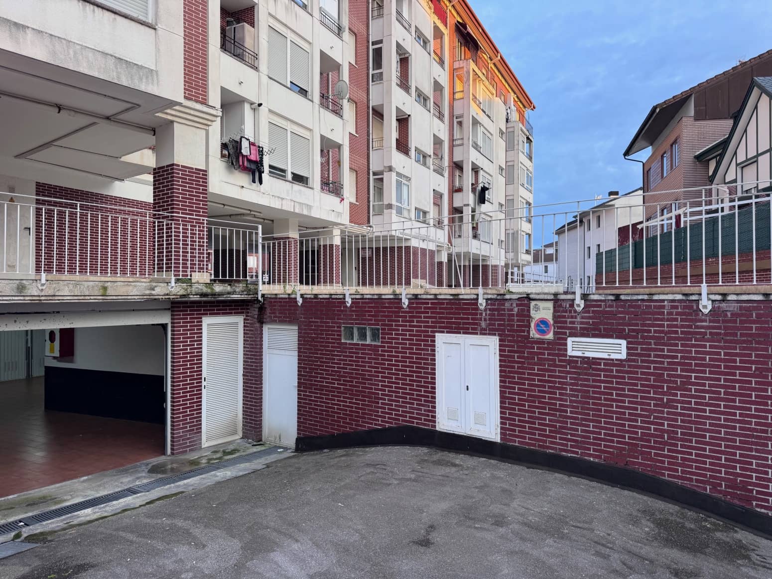 2 bedroom Flat for sale in Santona with garage - € 375,000 (Ref: 9726450)