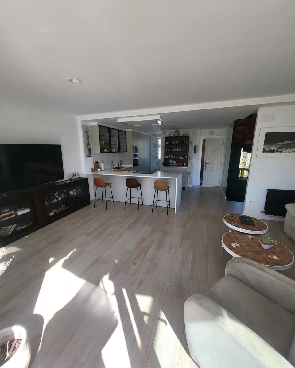 3 bedroom Villa for sale in Pielagos with garage - € 420,000 (Ref: 9726451)