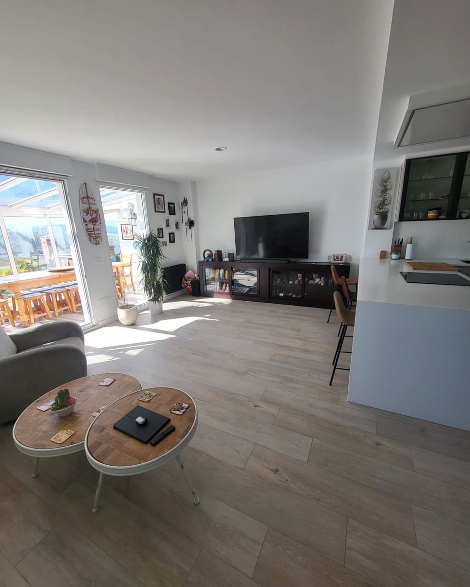 3 bedroom Villa for sale in Pielagos with garage - € 420,000 (Ref: 9726451)