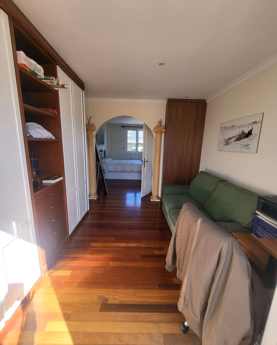 3 bedroom Villa for sale in Pielagos with garage - € 420,000 (Ref: 9726451)