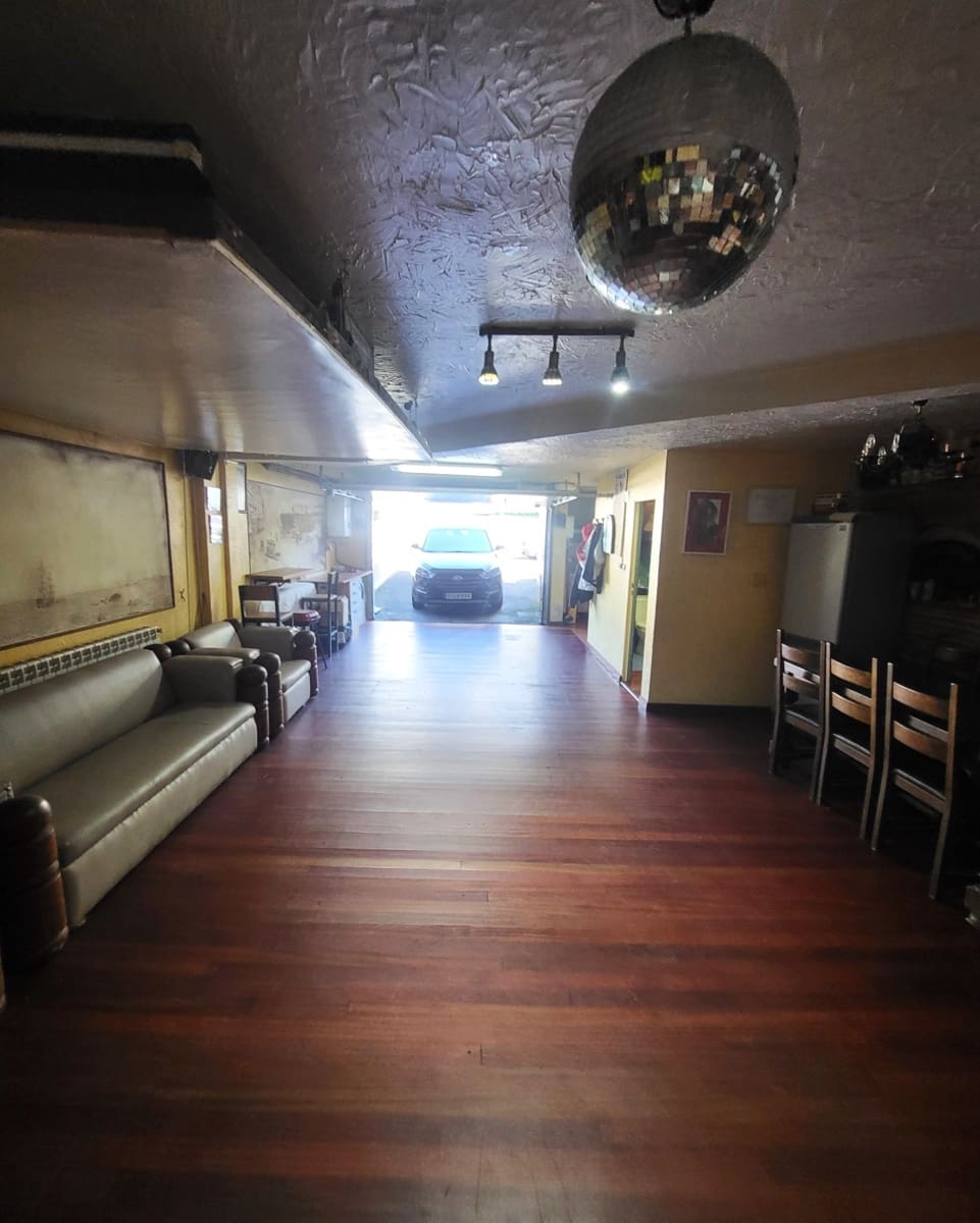 3 bedroom Villa for sale in Pielagos with garage - € 420,000 (Ref: 9726451)