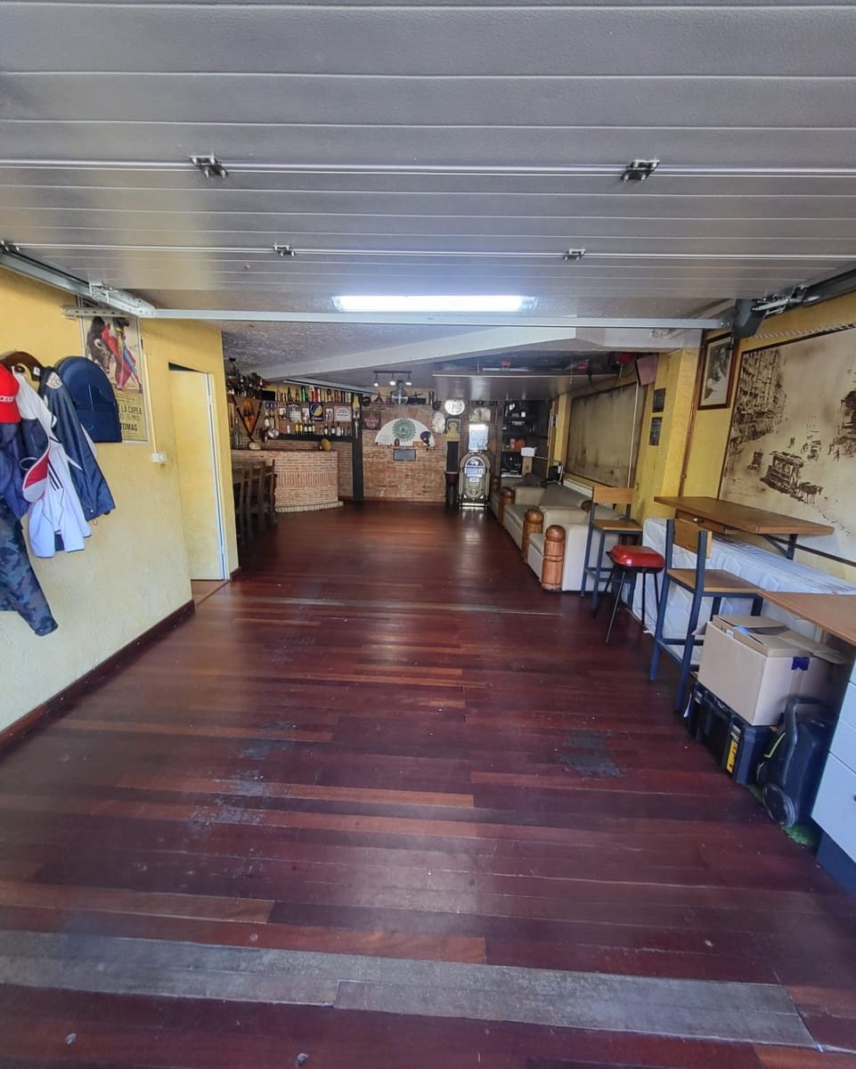 3 bedroom Villa for sale in Pielagos with garage - € 420,000 (Ref: 9726451)