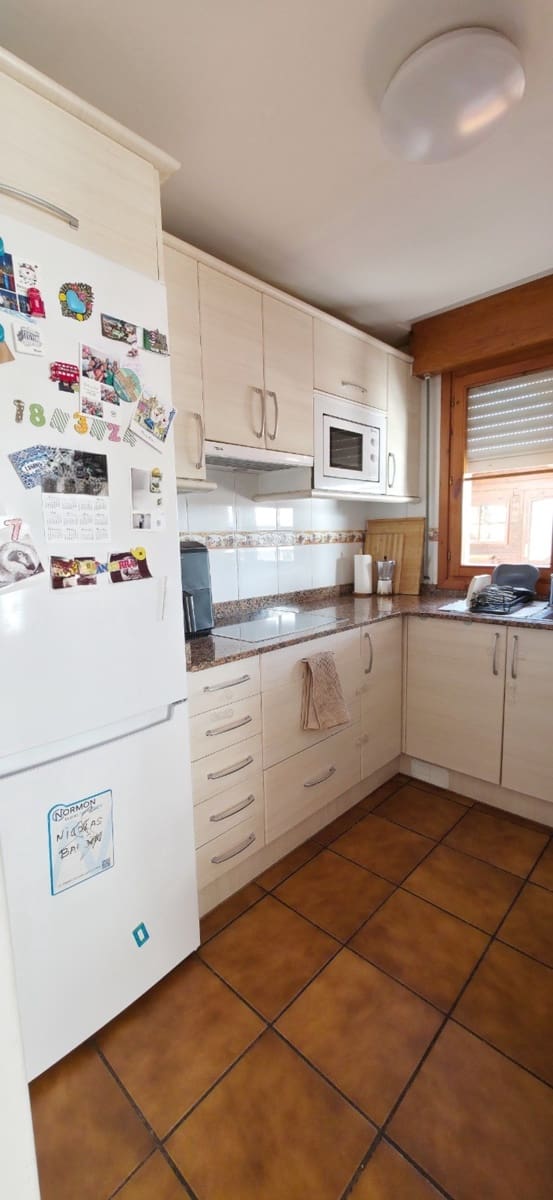 3 bedroom Flat for sale in San Vicente de la Barquera with garage - € 235,000 (Ref: 9751699)