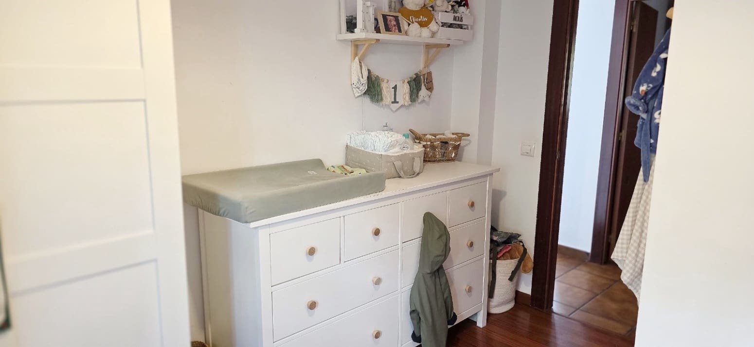 3 bedroom Flat for sale in San Vicente de la Barquera with garage - € 235,000 (Ref: 9751699)