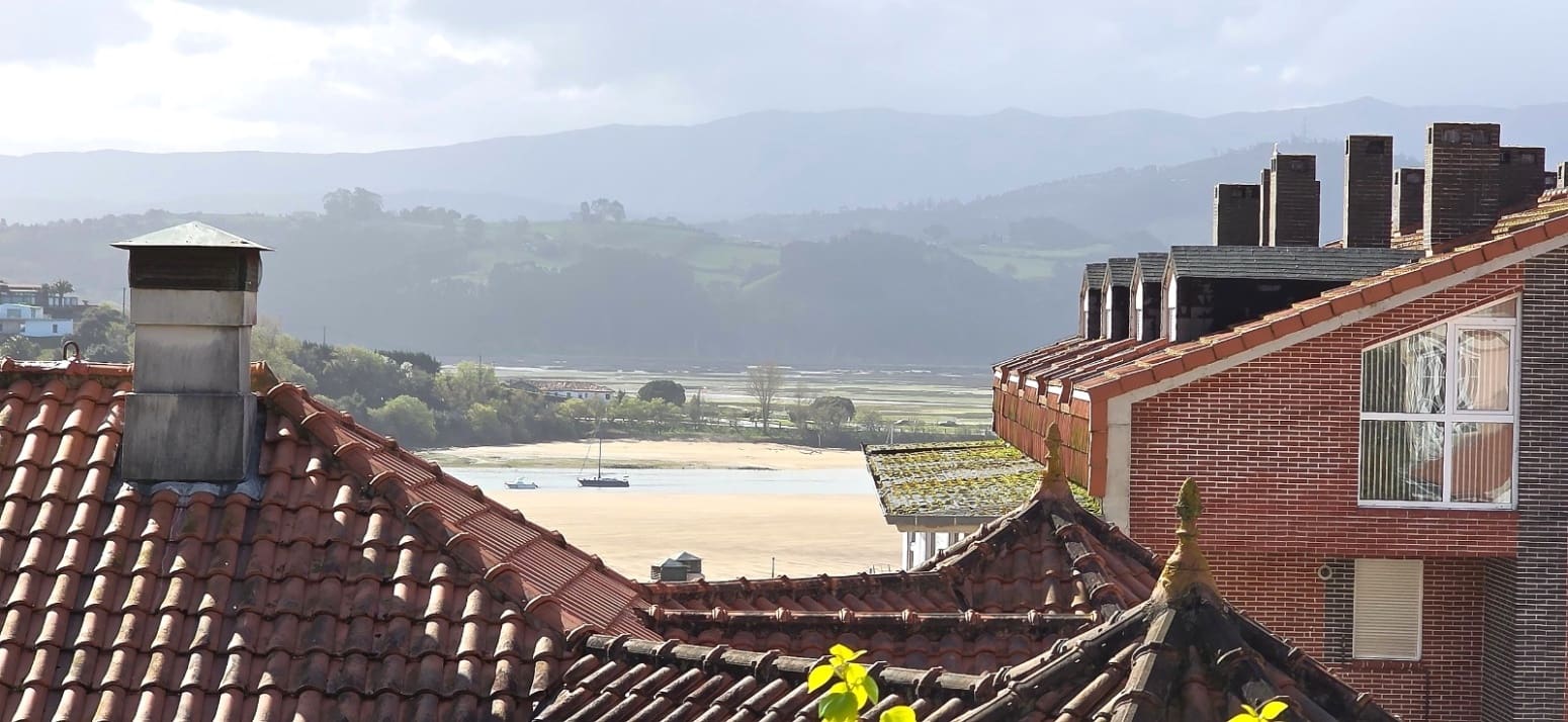 3 bedroom Flat for sale in San Vicente de la Barquera with garage - € 235,000 (Ref: 9751699)