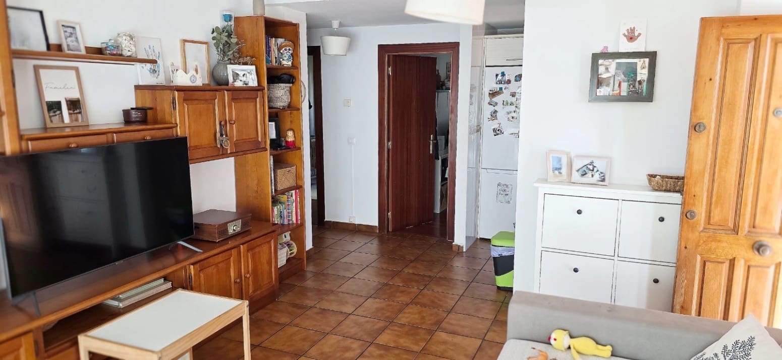3 bedroom Flat for sale in San Vicente de la Barquera with garage - € 235,000 (Ref: 9751699)