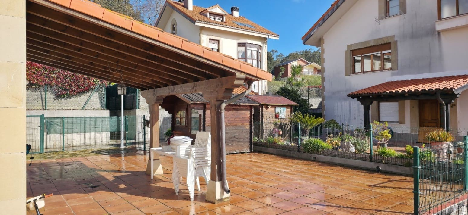 3 bedroom Flat for sale in San Vicente de la Barquera with garage - € 235,000 (Ref: 9751699)