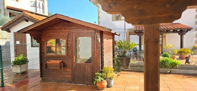 3 bedroom Flat for sale in San Vicente de la Barquera with garage - € 235,000 (Ref: 9751699)