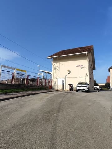 Kommersiell til salgs i Santander - € 160 000 (Ref: 9783145)