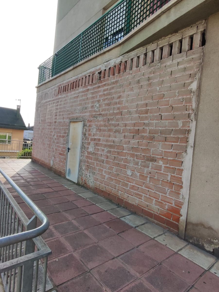 Commercieel te koop in Santander - € 160.000 (Ref: 9783145)