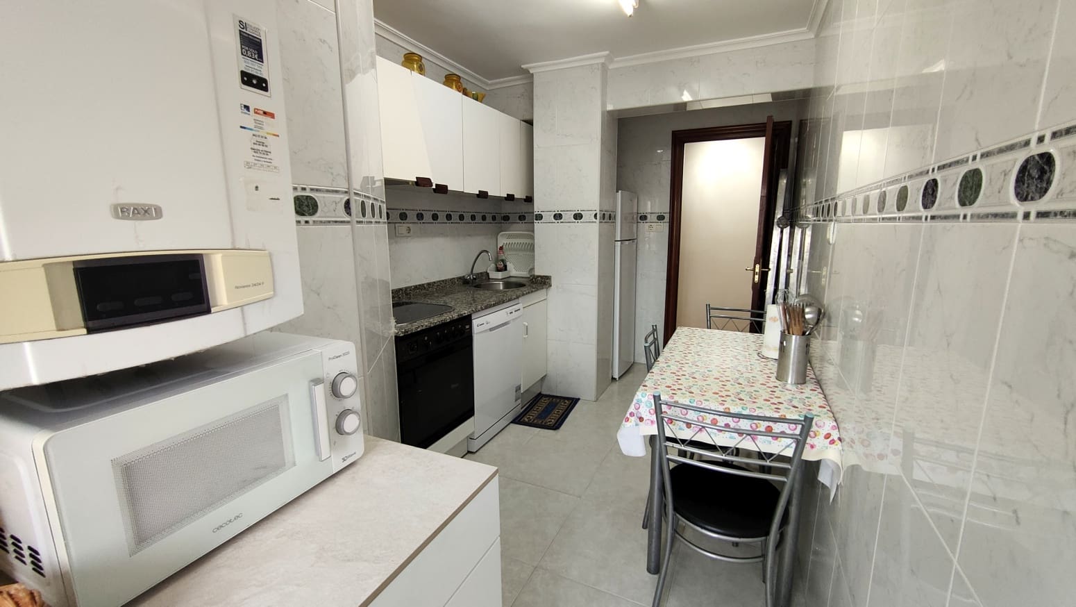 2 sypialnia Mieszkanie do wynajęcia w Santander - 850 € (Ref: 9783146)