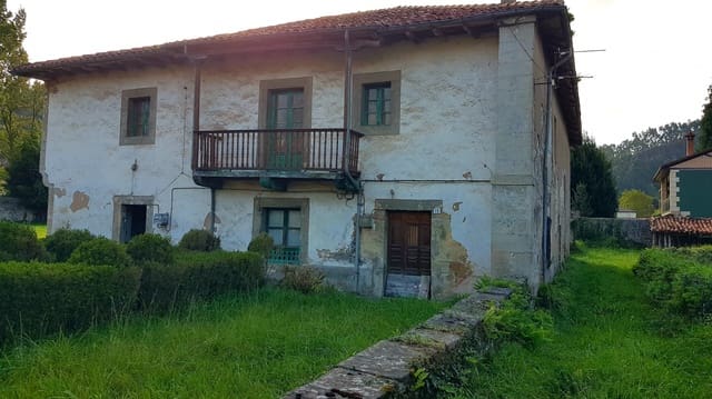 Villa/Maison à vendre à Los Corrales de Buelna - 200 000 € (Ref: 9798974)