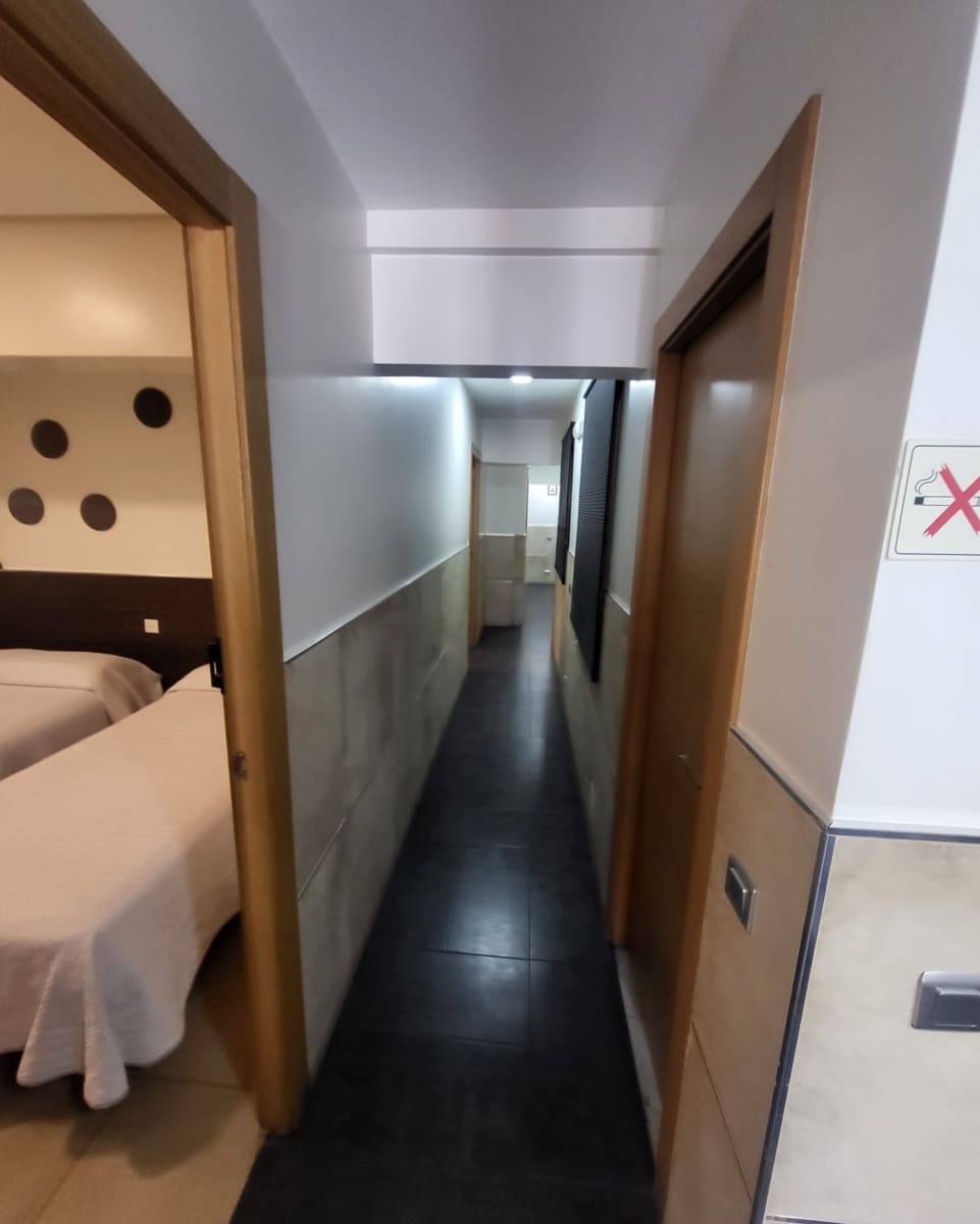 8 soverom Bedrift til salgs i Santander - € 975 000 (Ref: 9798975)