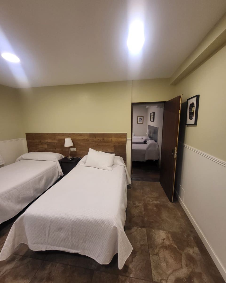 8 soverom Bedrift til salgs i Santander - € 975 000 (Ref: 9798975)