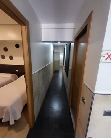 8 soverom Bedrift til salgs i Santander - € 975 000 (Ref: 9798975)