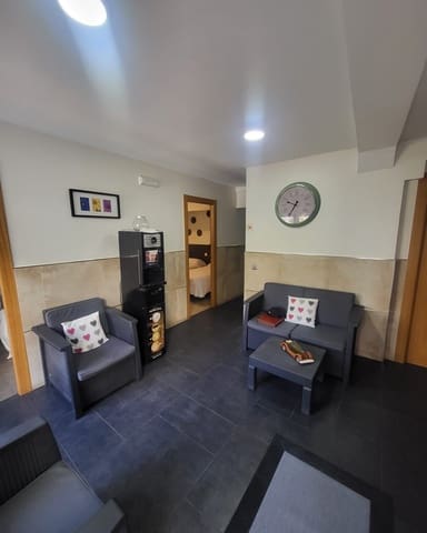 8 soverom Bedrift til salgs i Santander - € 975 000 (Ref: 9798975)