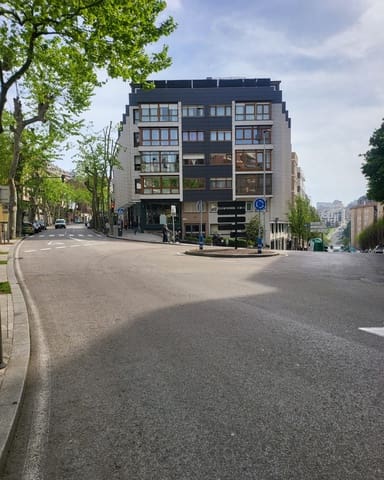 8 soverom Bedrift til salgs i Santander - € 975 000 (Ref: 9798975)