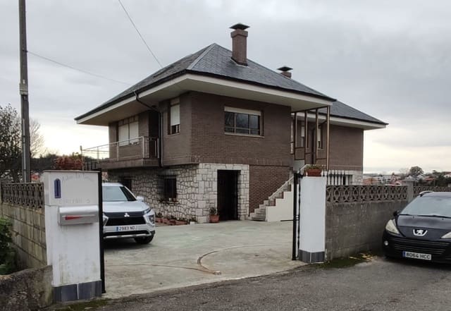 7 soverom Villa til salgs i Santander med garasje - € 1 250 000 (Ref: 9811340)
