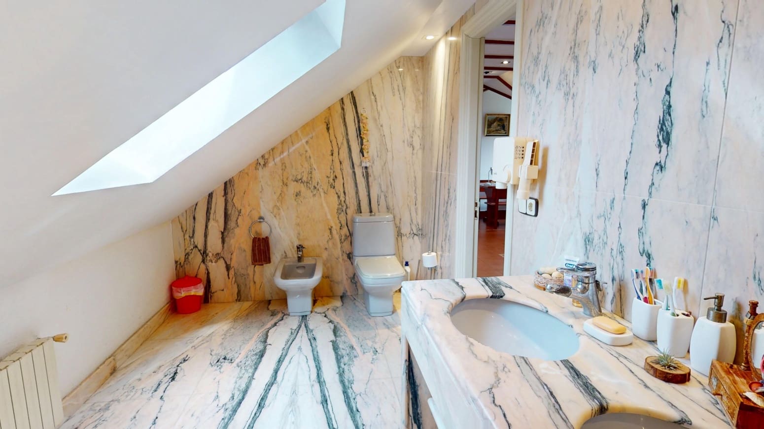 7 bedroom Villa for sale in Santander with garage - € 1,250,000 (Ref: 9811340)