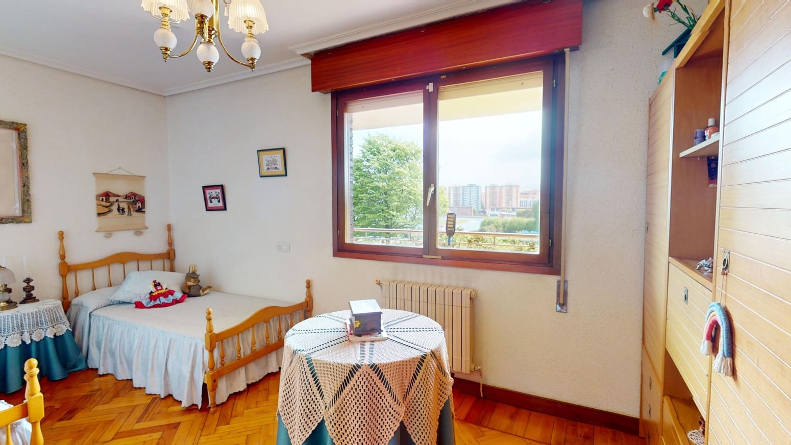 7 bedroom Villa for sale in Santander with garage - € 1,250,000 (Ref: 9811340)