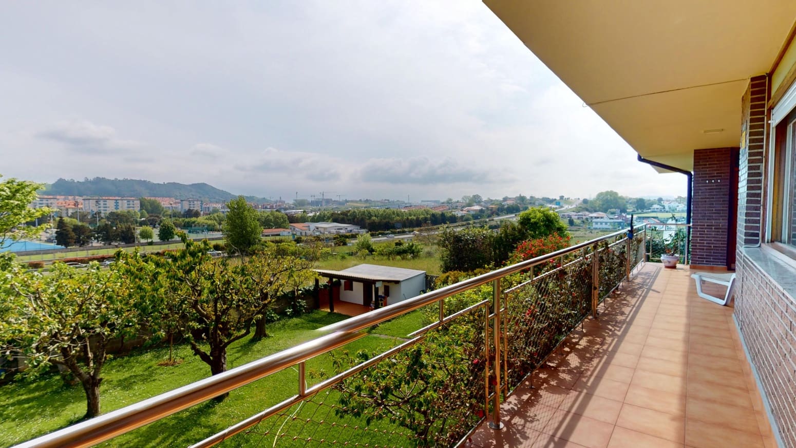 7 bedroom Villa for sale in Santander with garage - € 1,250,000 (Ref: 9811340)