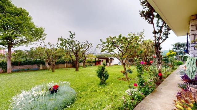 7 soverom Villa til salgs i Santander med garasje - € 1 250 000 (Ref: 9811340)