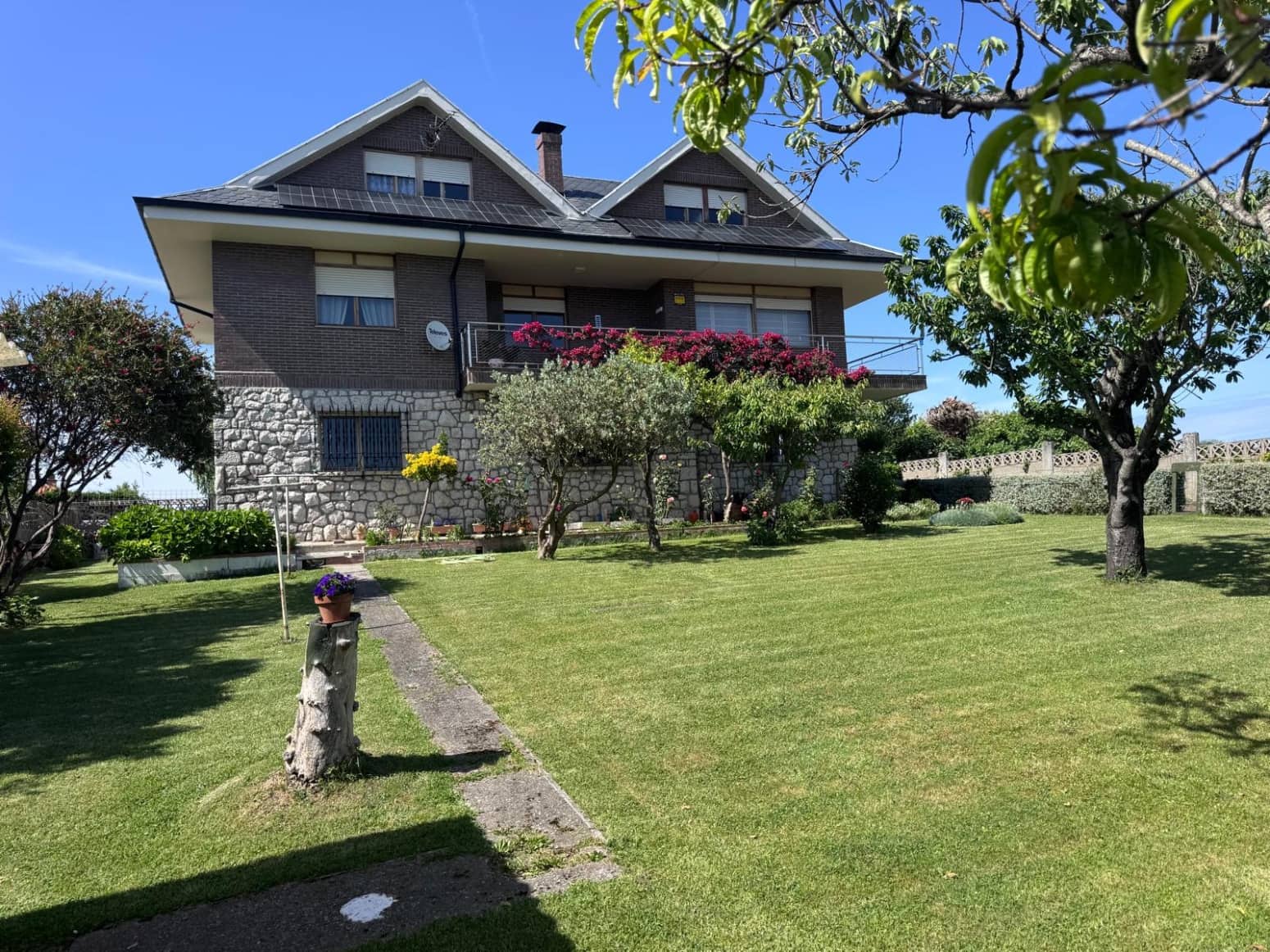 7 Zimmer Villa zu verkaufen in Santander mit Garage - 1.250.000 € (Ref: 9811340)