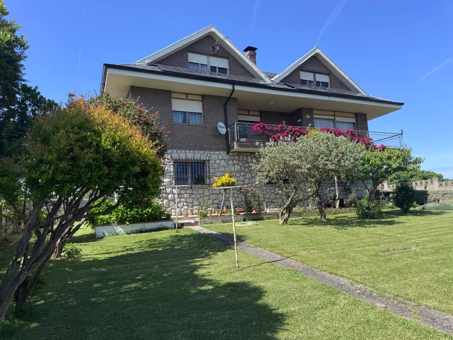 7 Zimmer Villa zu verkaufen in Santander mit Garage - 1.250.000 € (Ref: 9811340)