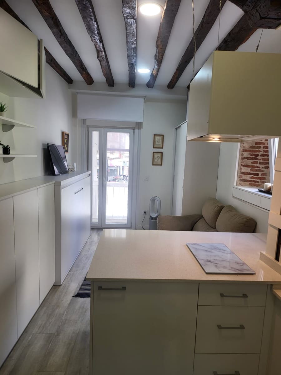 Lejlighed til leje i Santander - € 650 (Ref: 9822371)