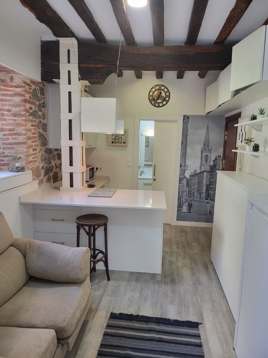 Lejlighed til leje i Santander - € 650 (Ref: 9822371)