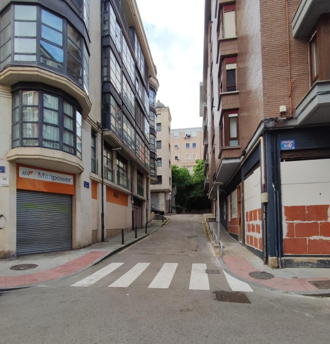 Commercial for sale in Santander - € 45,000 (Ref: 9826368)