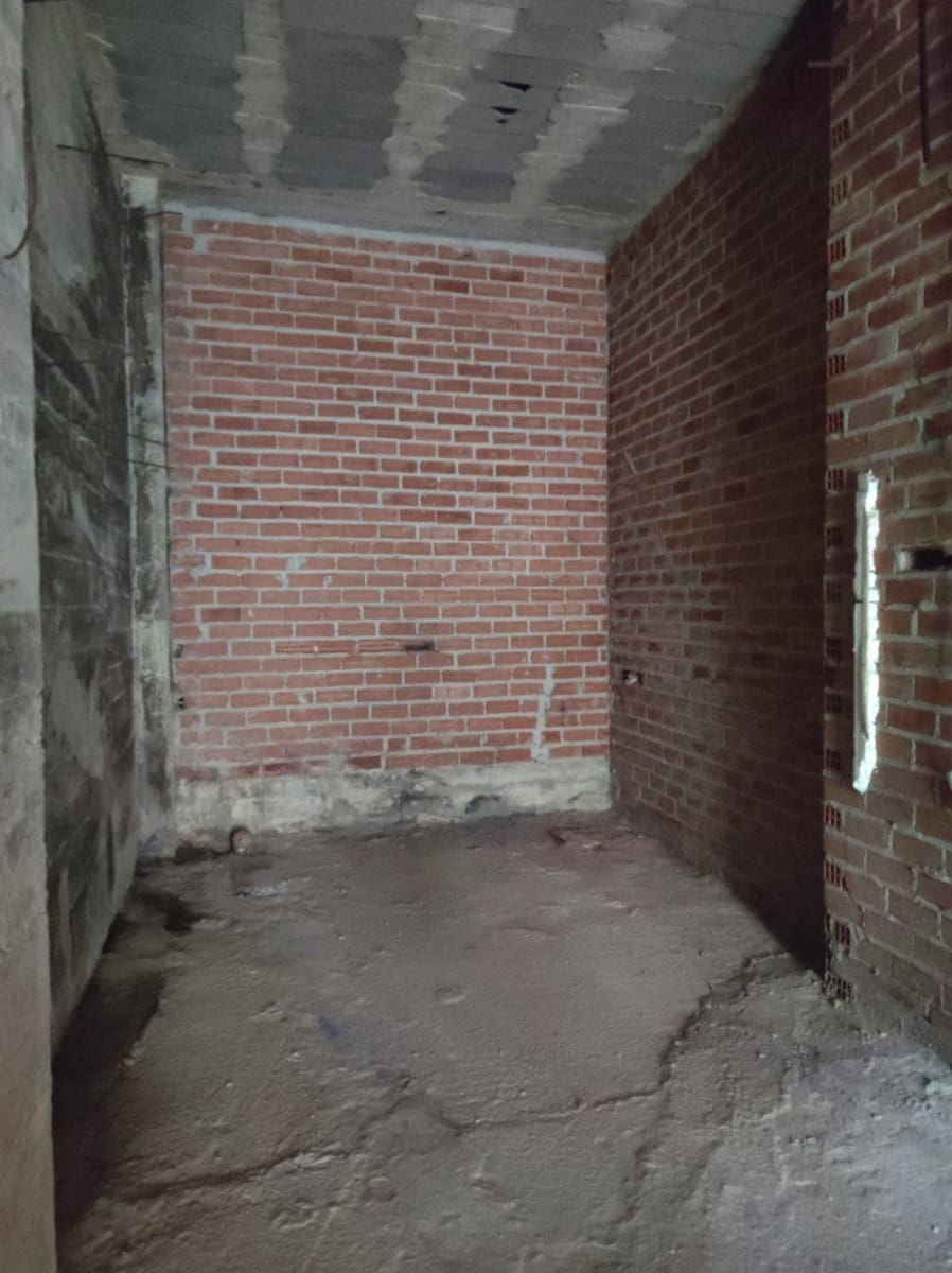 Commercial for sale in Santander - € 45,000 (Ref: 9826368)